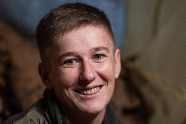Військова медикиня з Буковини про те, як забирають тіла полеглих із поля бою (ВІДЕО)