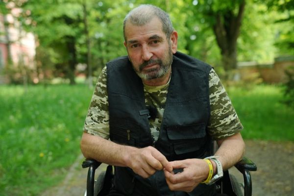 Прожив місяць під танком й майже рік у полоні: історія військового з Буковини Чучка