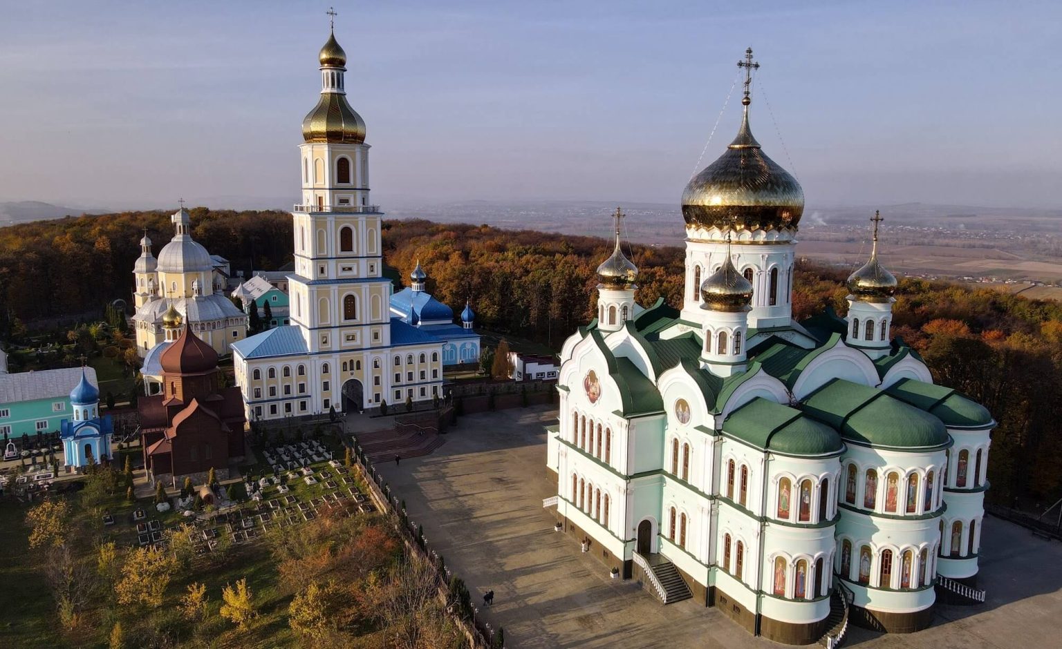 У Банченському монастирі перевіряють умови проживання дітей-сиріт
