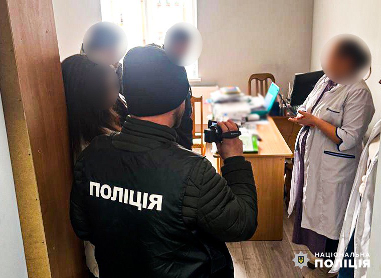 Обіцяла вплинути на рішення ВЛК: на Буковині судитимуть депутатку однієї з міськрад