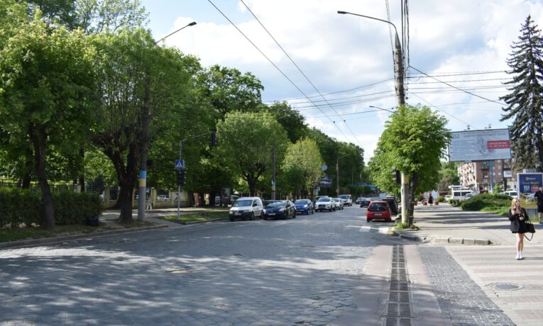 У Чернівцях не будуть повністю перекривати рух авто під час капремонту вулиці Головної