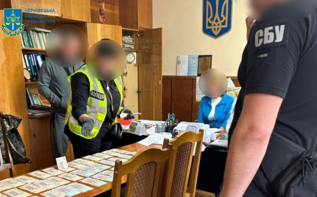 “Батальйон студенти”: в.о. директора державного фахового коледжу на Буковині за хабарі набирала на навчання ухилянтів