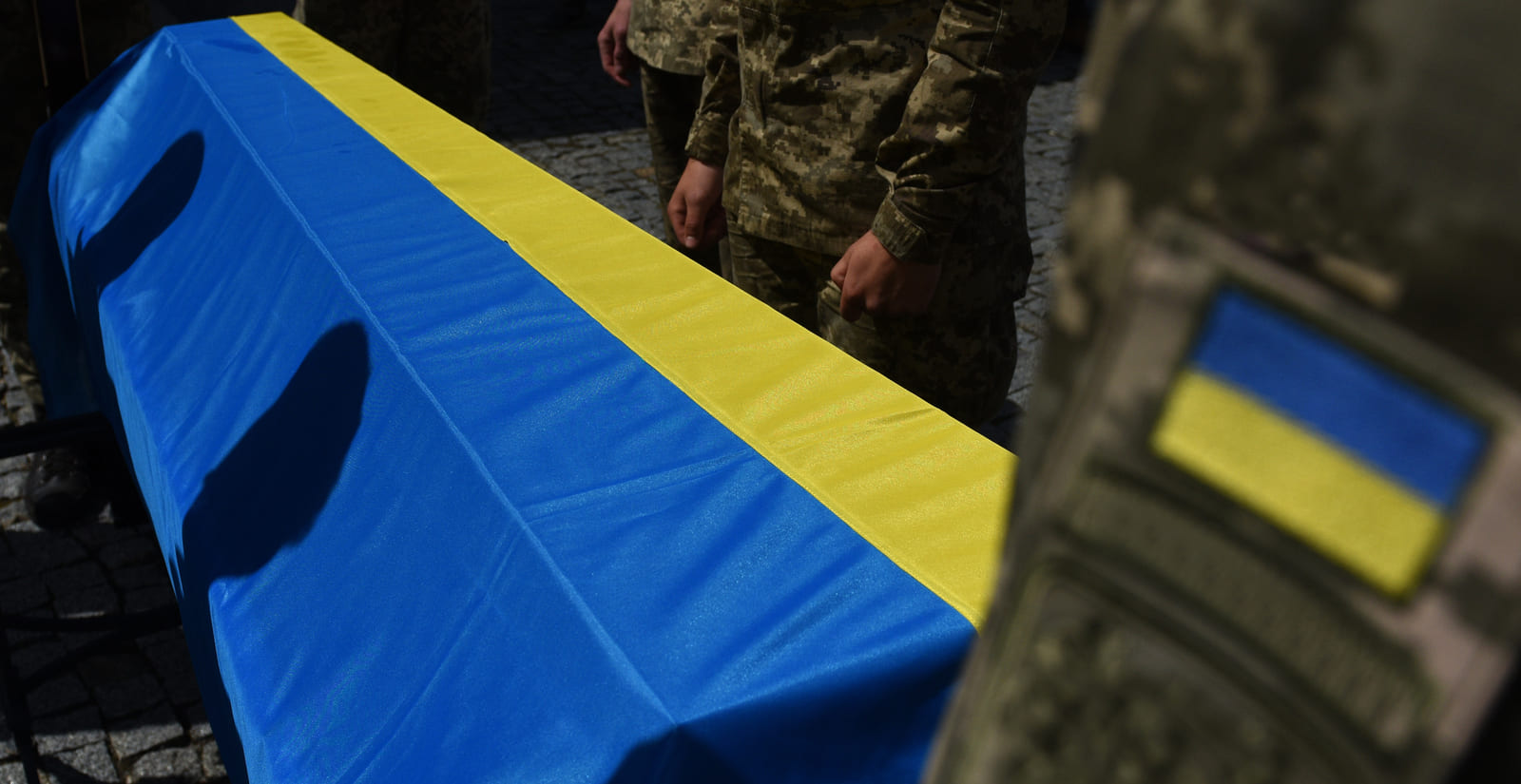 На Буковині прощаються з військовими Коломійцем та Скиданюком