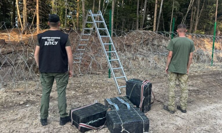 На Буковині запобігли контрабанді сигарет на 100 тисяч гривень