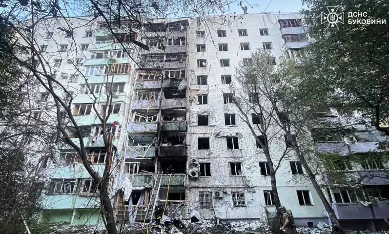 У Чернівцях розпочнуть ремонт пошкодженого під час ракетної атаки житлового будинку
