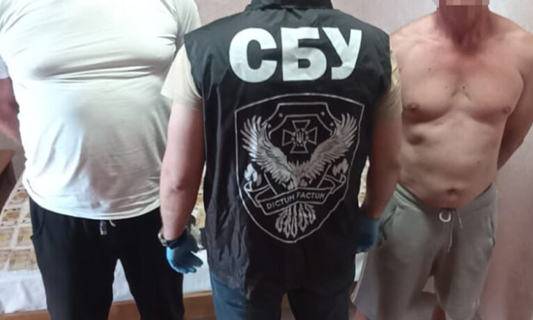 На Буковині двоє іноземців організували транснаціональний канал контрабанди кокаїну