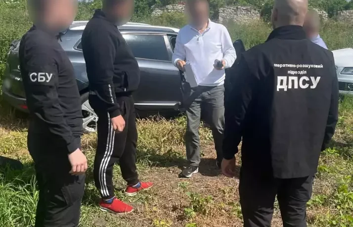 На Буковині чоловіки переправляли ухилянтів за 13 тисяч євро до Румунії