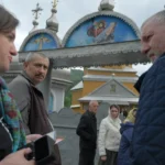 Війна за церкву: як буковинські гуцули із сокирами б’ються за приміщення храму