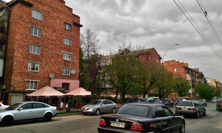 Знести чи ремонтувати: в якому стані чернівецькі хрущовки, яким понад 60 років