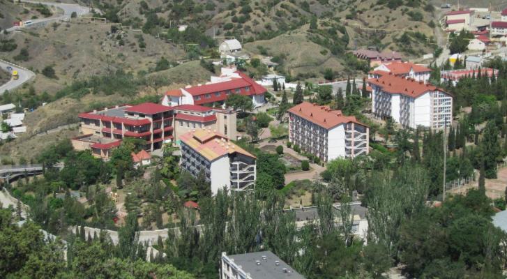 Окупанти виставили на продаж вкрадений пансіонат Укрзалізниці у Судаку