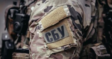 СБУ застерігає: в Україні зросла кількість афер, під час яких зловмисники ошукують громадян, видаючи себе за працівників Служби безпеки та інших правоохоронних органів