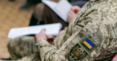 На Буковині мобілізували чоловіка з німецьким паспортом: у ТЦК кажуть, що за реєстрами він — громадянин України