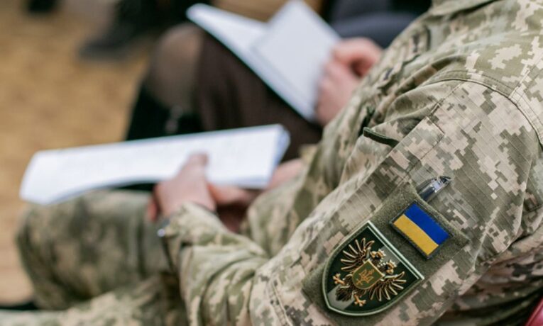Пробили колеса, щоб не втік: у Чернівецькому ТЦК та СП прокоментували інцидент у Дубівцях