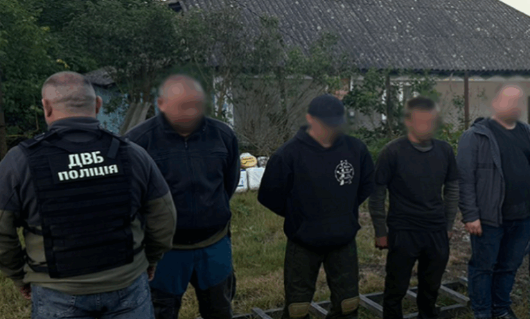 Буковинець за 30 тис. євро хотів переправити трьох чоловіків за кордон