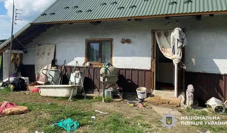 На Буковині жінка зарізала співмешканця під час розпивання спиртного