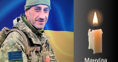“На щиті”: Чернівці прощаються із загиблим Воїном