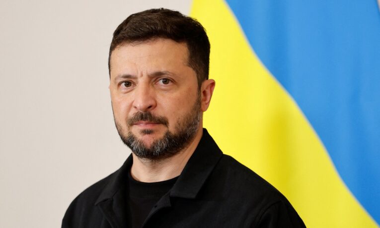 “Українці тут були, українці тут є, українці тут будуть”. Зеленський привітав із Днем Державності