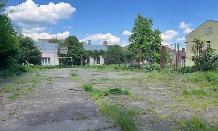У Чернівцях продали землю під спортивний об’єкт за 6,1 мільйона гривень