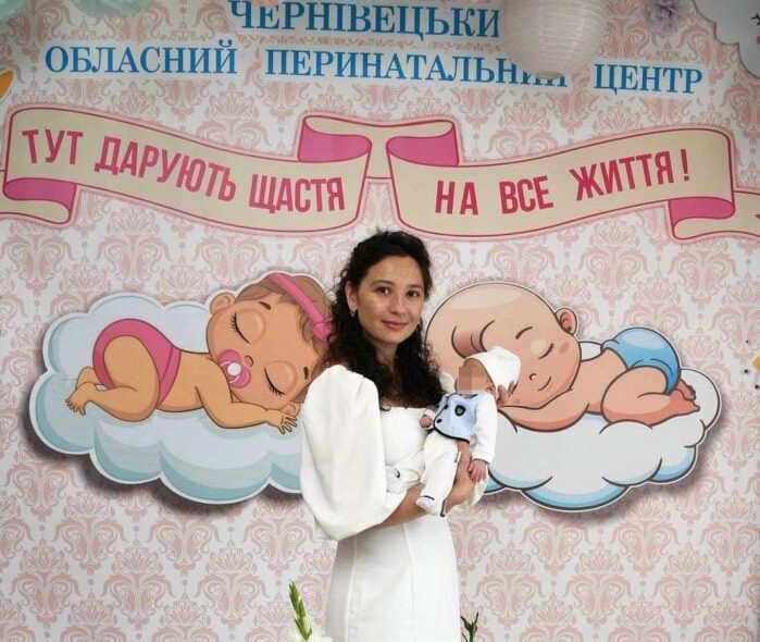 Чернівецькі медики врятували немовля, яке народилося з вагою менше кілограма