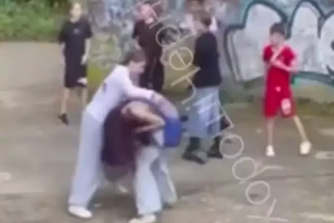 Побиття дівчинки у парку Чернівців: поліція активно розслідує інцидент