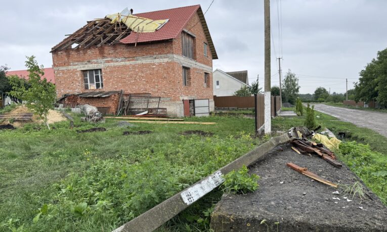 У громаді на Буковині 1,5 млн грн компенсації планують виплатити людям, будинки яких пошкодив буревій