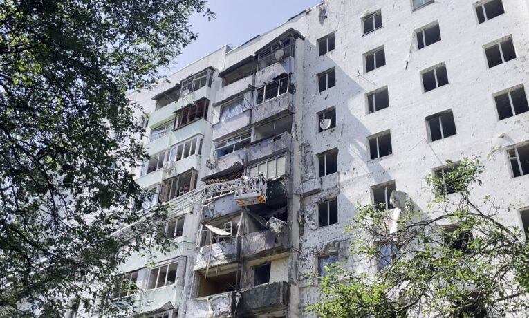 Ремонт пошкодженого атакою РФ будинку у Чернівцях попередньо вартуватиме майже 11 млн грн