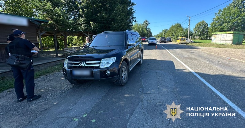 На Буковині під час прощання із загиблим захисником автівка наїхала на 6-річну дитину
