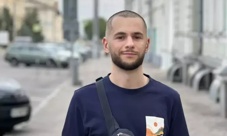 У Чернівцях попрощаються із загиблим солдатом Дмитром Грабовським