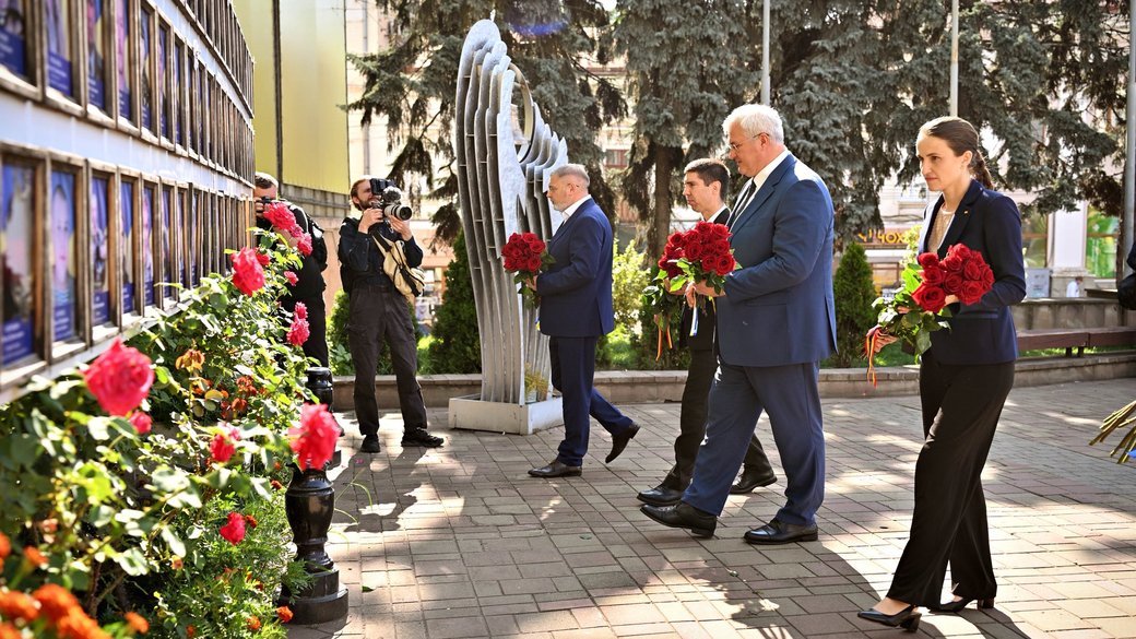 До Чернівців прибула делегація міністрів закордонних справ України, Румунії та Молдови