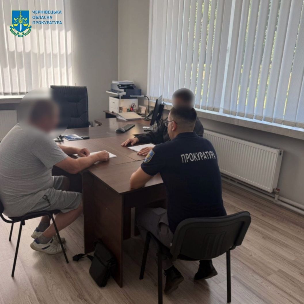 Ексдиректора нацпарку “Хотинський” підозрюють у незаконній вирубці дерев на території природно-заповідного фонду