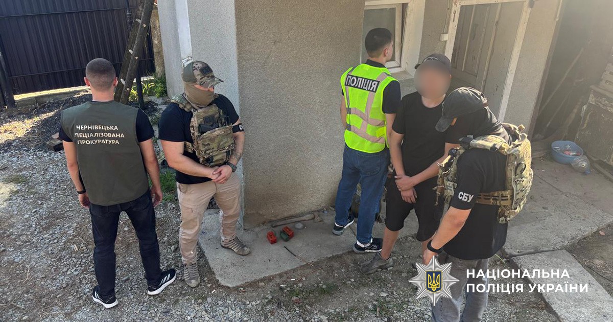 На Буковині поліцейські викрили чоловіка, який незаконно зберігав вдома боєприпаси