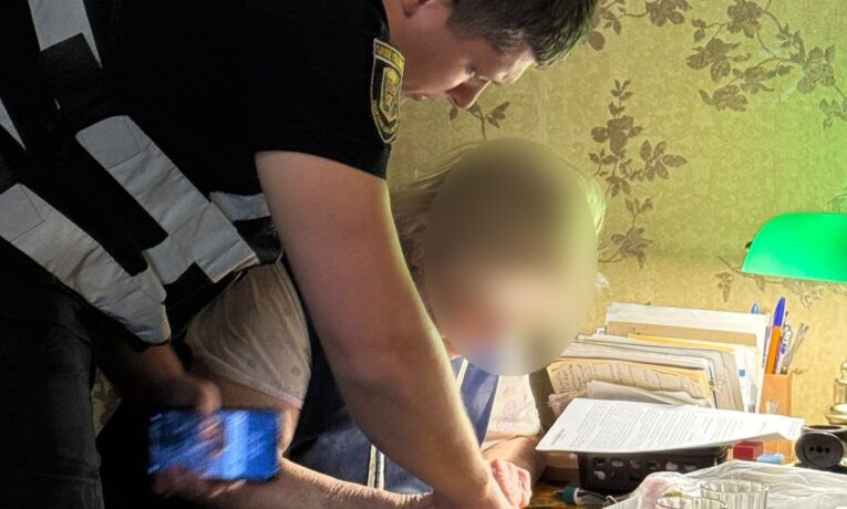 Поліція викрила голову Центральної МСЕК та його спільників на схемі фіктивних інвалідностей