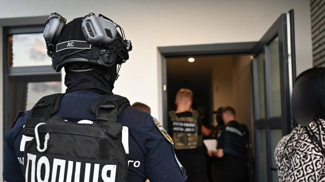 200 тисяч гривень за виїзд: троє буковинців допомогли незаконно перетнути кордон майже сотні чоловіків