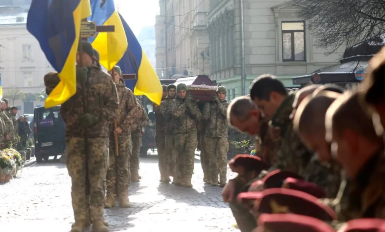 Чернівці прощаються з Героями