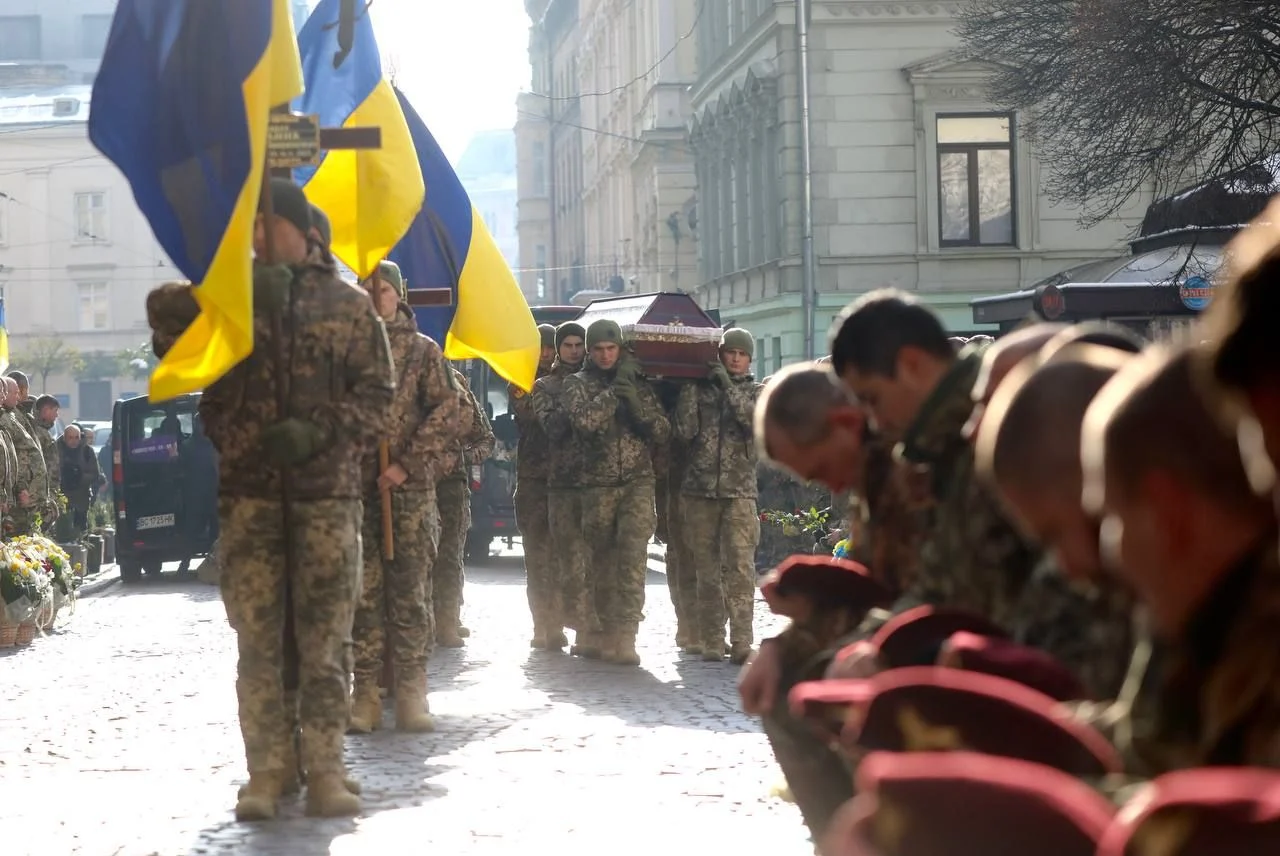 Чернівці прощаються з Героями
