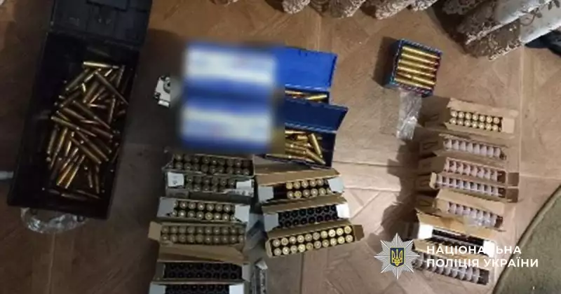 Буковинці зберігали вдома арсенал зброї