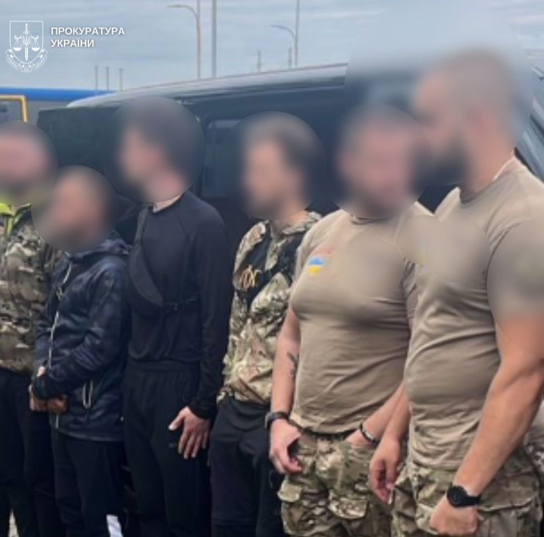 На Буковині викрито правоохоронця, який сприяв військовозобов’язаним незаконно перетинати кордон