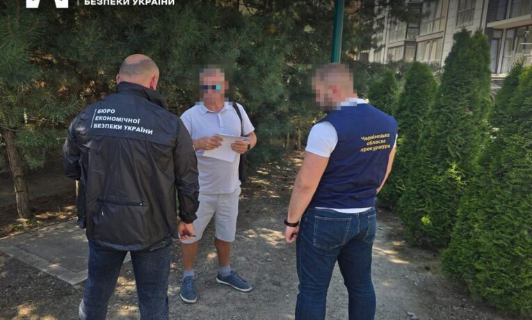На Буковині директору кооперативу повідомили про підозру в ухиленні від сплати понад 5,5 млн грн податків