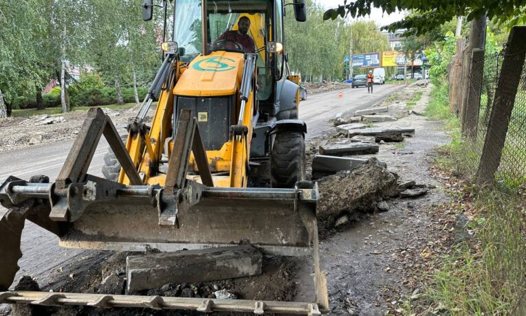 У Чернівцях триває ремонт вулиці Винниченка