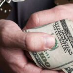 На Буковині працівниця сільради майно громади оформляла на свекруху