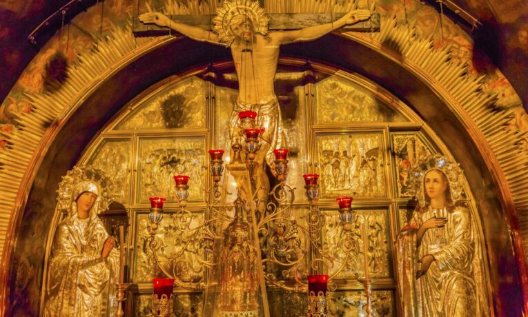 Воздвиження Хреста Господнього: коли відзначати та що треба знати про свято