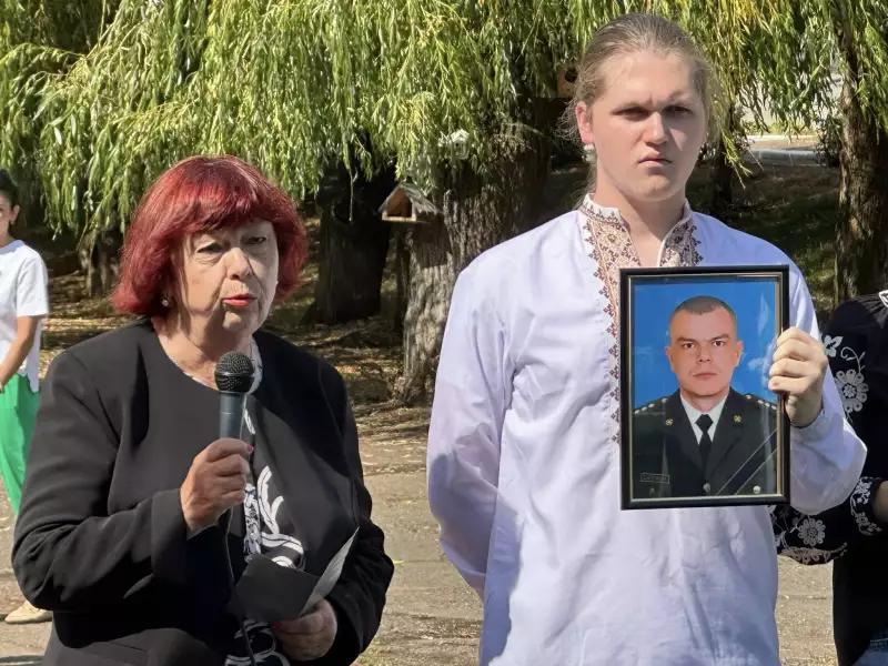 У Чернівцях мати загиблого військового збудувала у ліцеї спортмайданчик