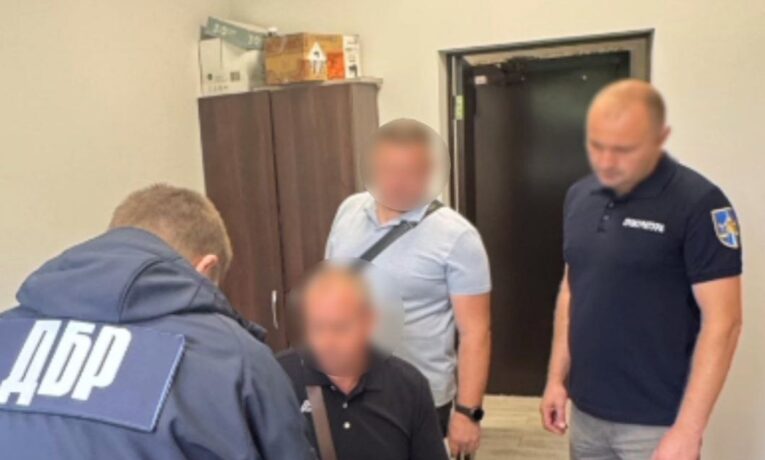 Дерева зникли, а гроші — разом із ними: на Буковині викрили лісника-шахрая