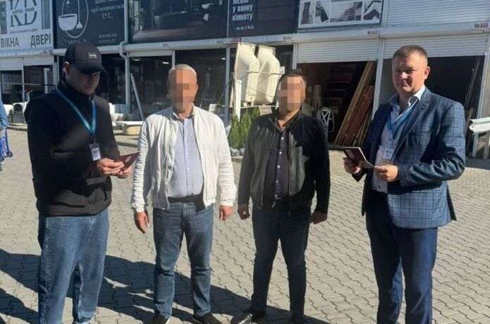 На Буковині чотирьох нелегалів видворять