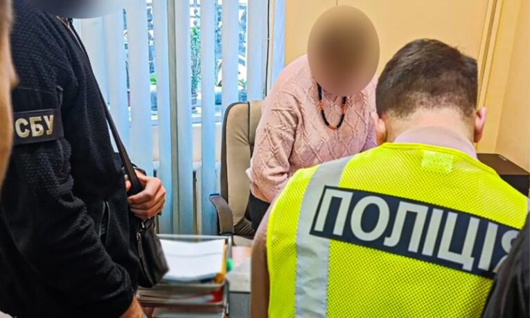 На Буковині ексчиновницю підозрюють у розтраті понад 800 тисяч гривень на закупівлі генераторів