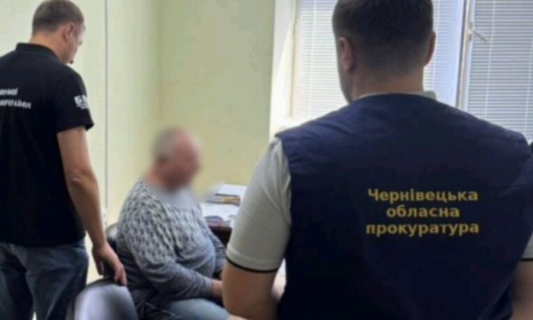 У Чернівцях колишньому керівнику тролейбусного управління повідомили про підозру у розтраті понад 7,3 млн грн