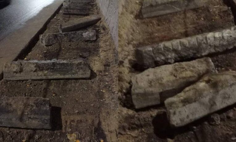 У Чернівцях на вулиці Руській демонтують історичні бордюри
