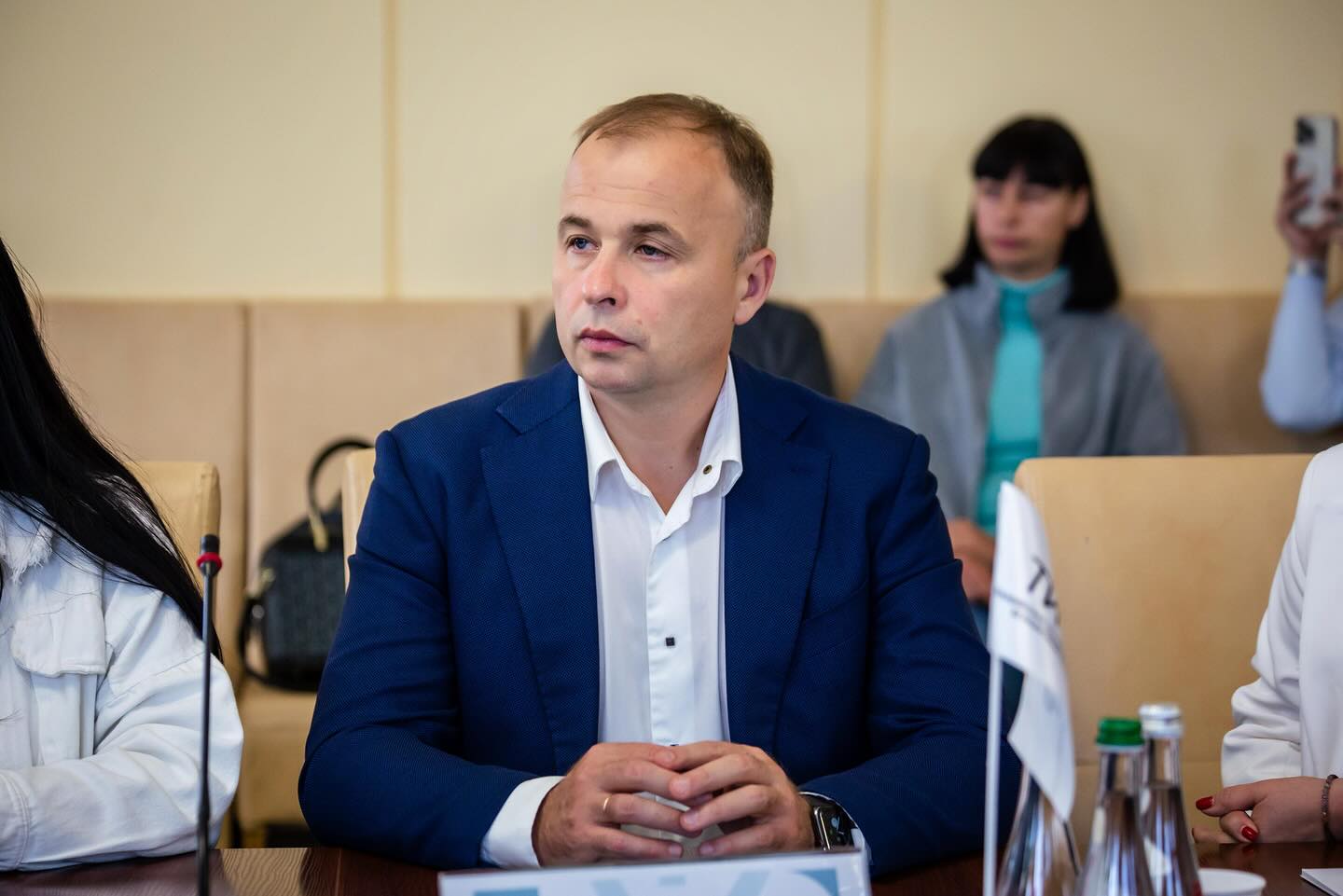 Заступник голови Чернівецької ОДА їздить на Lexus за 2,6 млн грн, а дружина зберігає $170 тис. готівкою