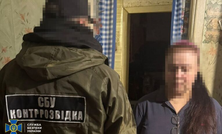 За сприяння СБУ Буковини затримано коригувальницю російського ГРУ, яка готувала удари по лікарнях Слов’янська