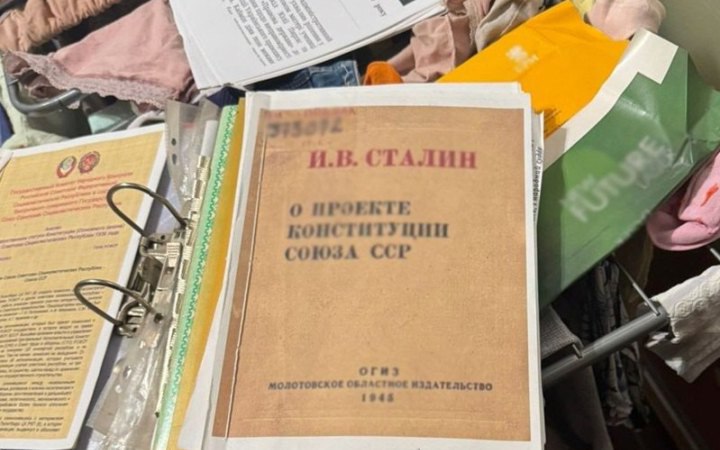 Збиралися “відродити срср” в Україні: СБУ викрили підпільну неокомуністичну організацію “Оргкомітет УССР” до якої входив чернівчанин